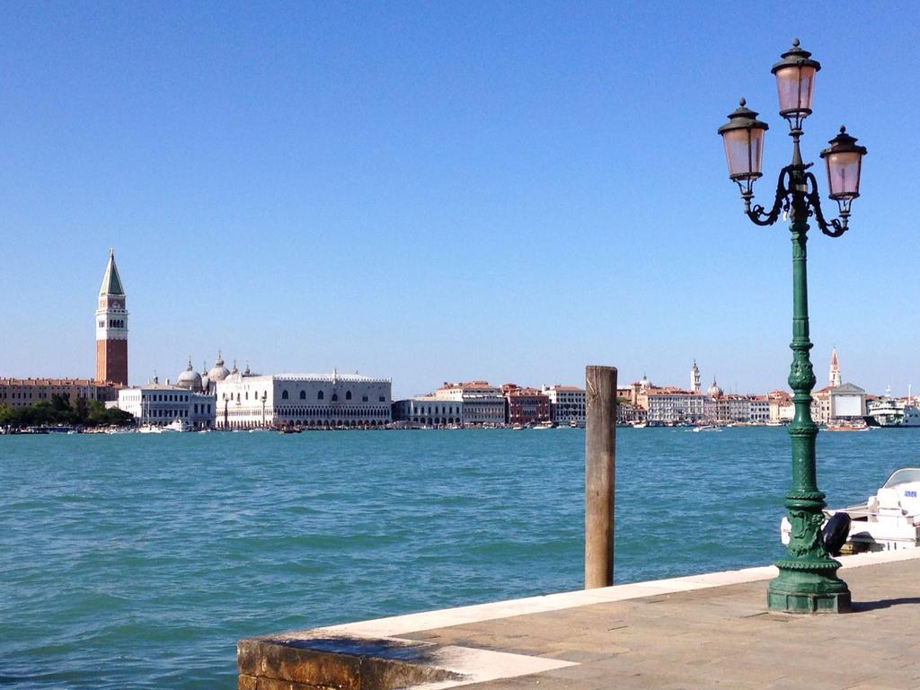 Venetian Mood: Secret Garden Apartment Exterior foto
